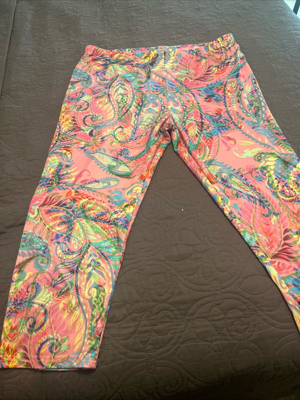 Pink Paisley Ladies Capri Leggings XXL